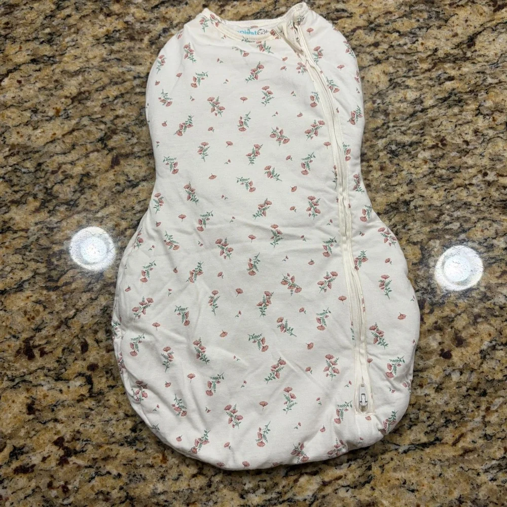 Happiest Baby SNOO Sack Swaddle Cream Floral Organic Cotton Small S